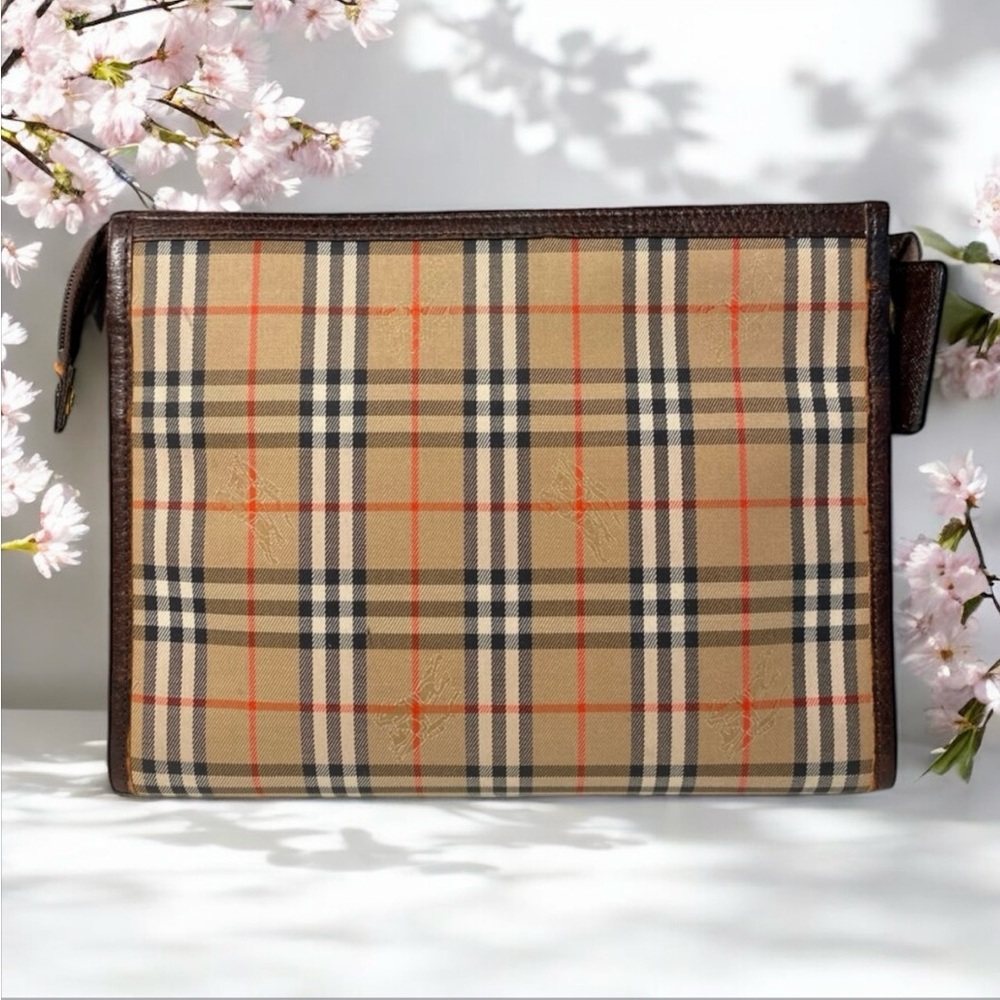 Burberrys Vintage Haymarket Check Clutch w/matching hang tag. Pre 1999. - Picture 2 of 11